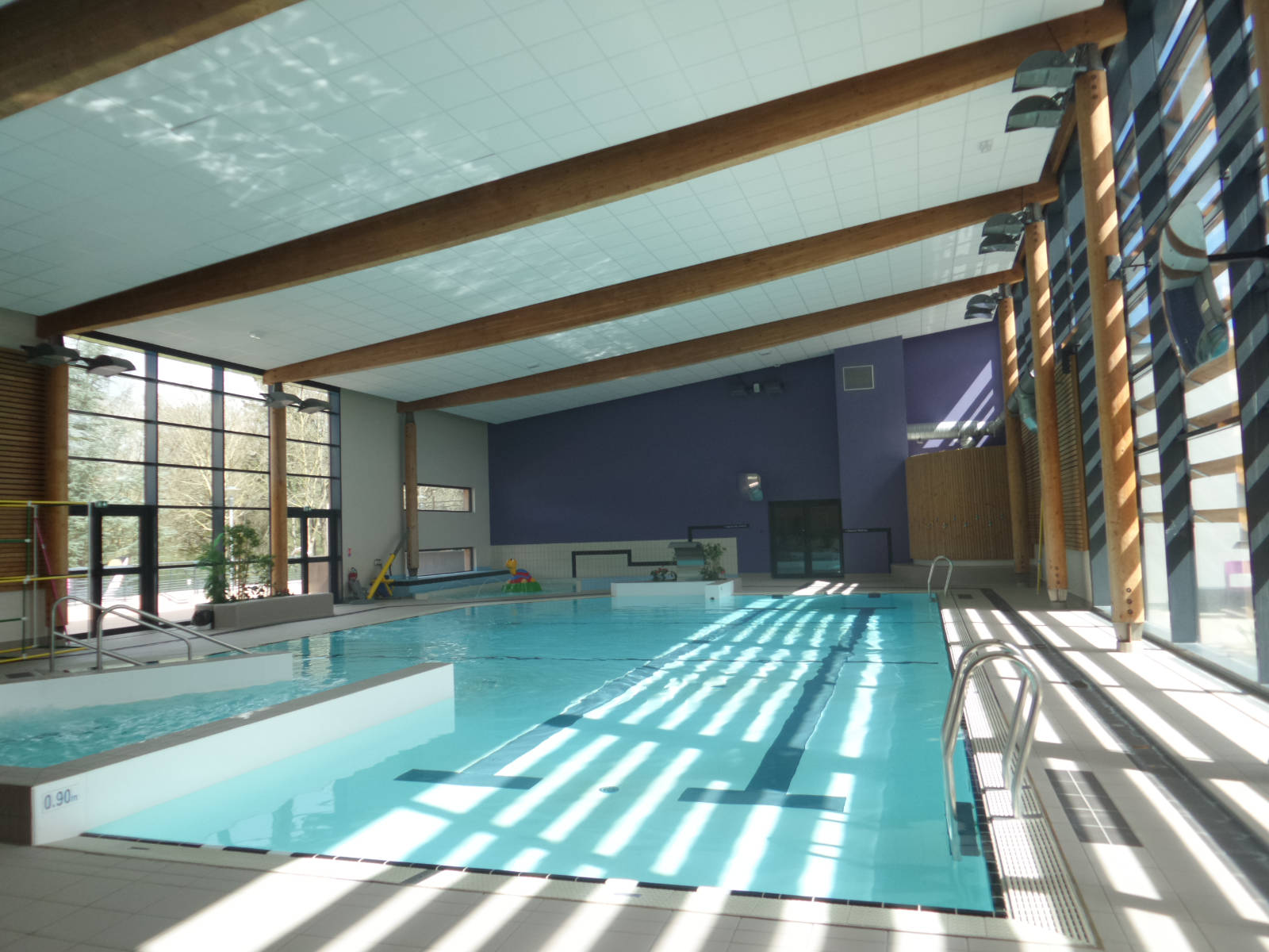 Piscine intérieur, complexe aquatique de La Ferté Saint-Aubin